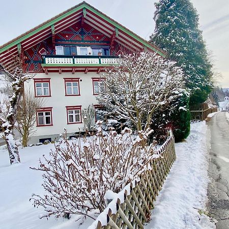 Ferienwohnung Resl - Geschmackvoll Renoviert & Zentral Im Historischen Schindelhaus Oberstaufen Eksteriør bilde