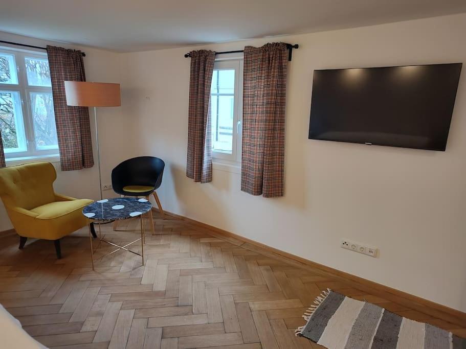 Ferienwohnung Resl - Geschmackvoll Renoviert & Zentral Im Historischen Schindelhaus Oberstaufen Eksteriør bilde