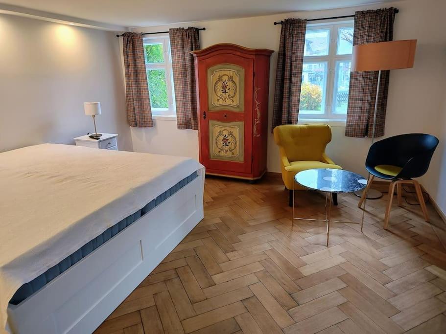 Ferienwohnung Resl - Geschmackvoll Renoviert & Zentral Im Historischen Schindelhaus Oberstaufen Eksteriør bilde