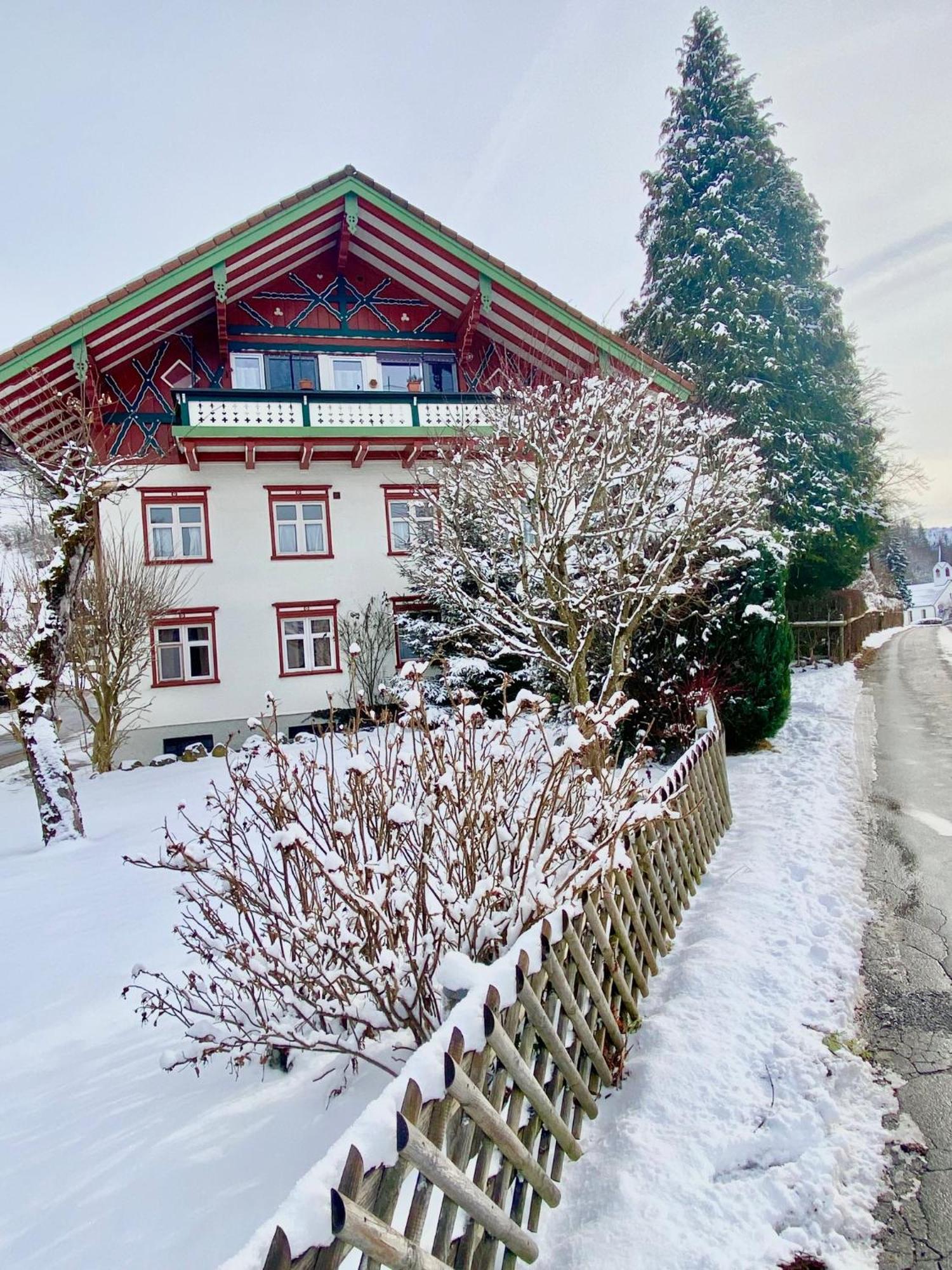 Ferienwohnung Resl - Geschmackvoll Renoviert & Zentral Im Historischen Schindelhaus Oberstaufen Eksteriør bilde